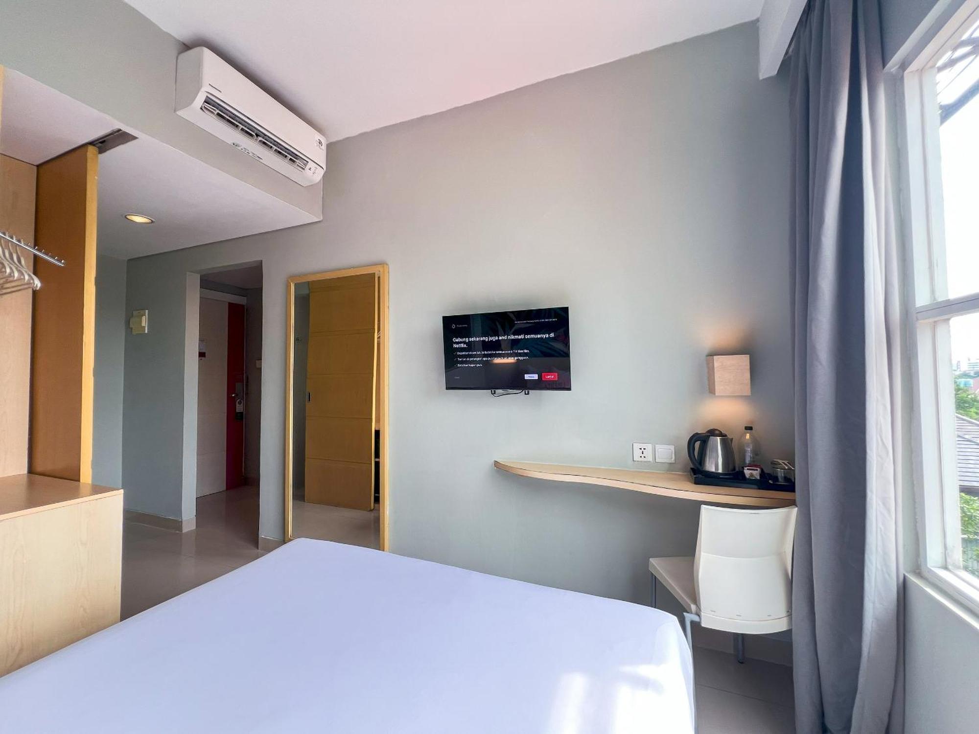Liberta Hotel Kemang Giacarta Esterno foto