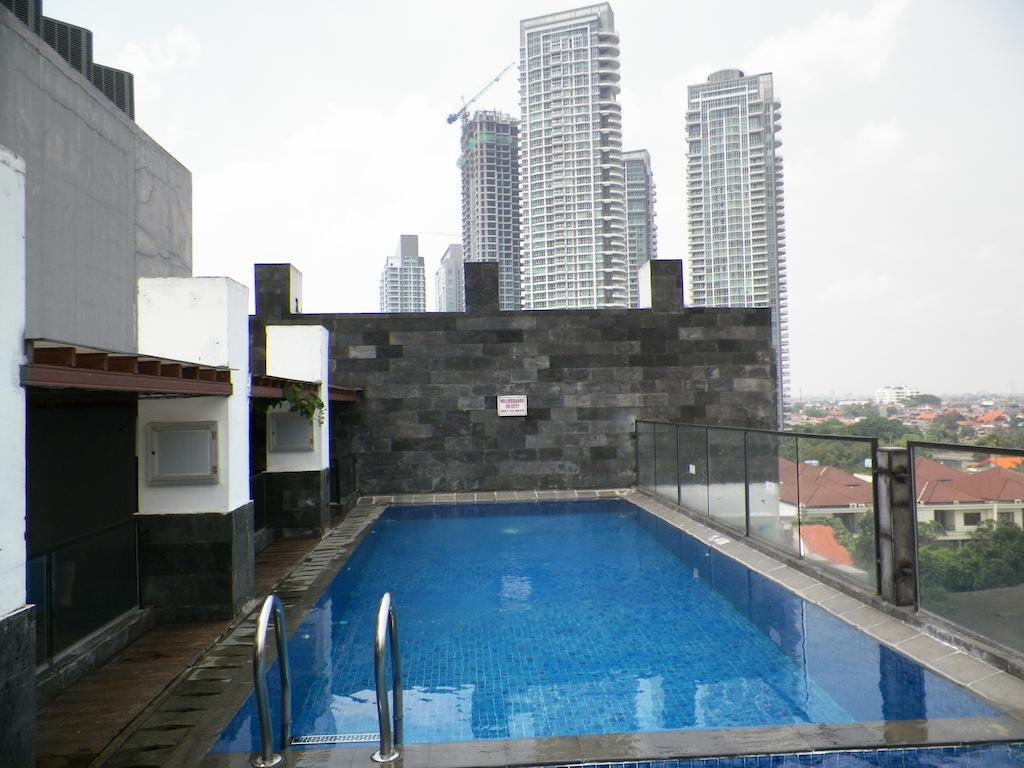 Liberta Hotel Kemang Giacarta Esterno foto